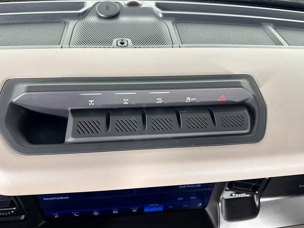 Used 2023 Ford Bronco Wildtrak image 23