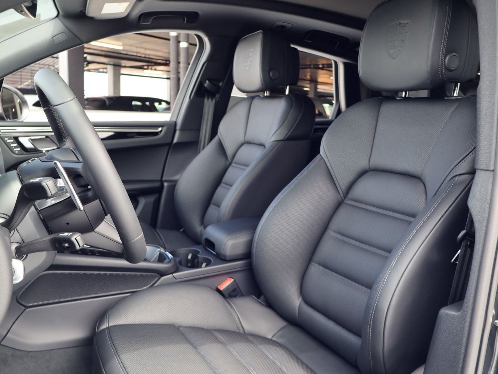 New 2026 Porsche Macan Turbo AWD/4WD image 5
