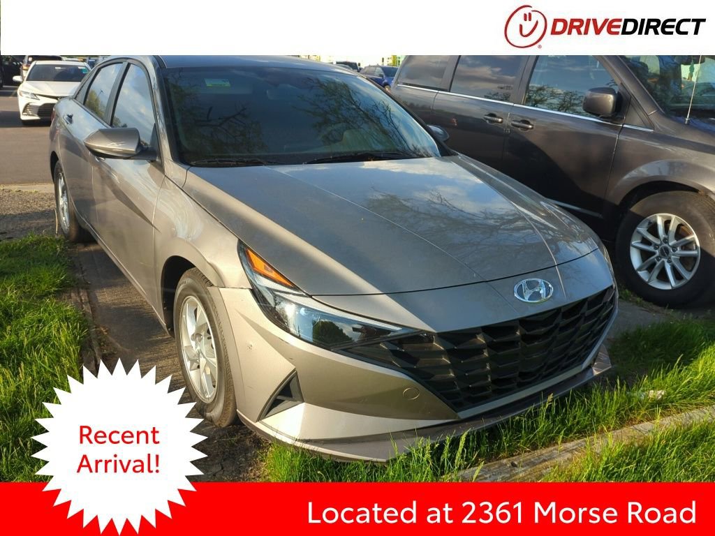 Used 2022 Hyundai Elantra SE FWD image 1