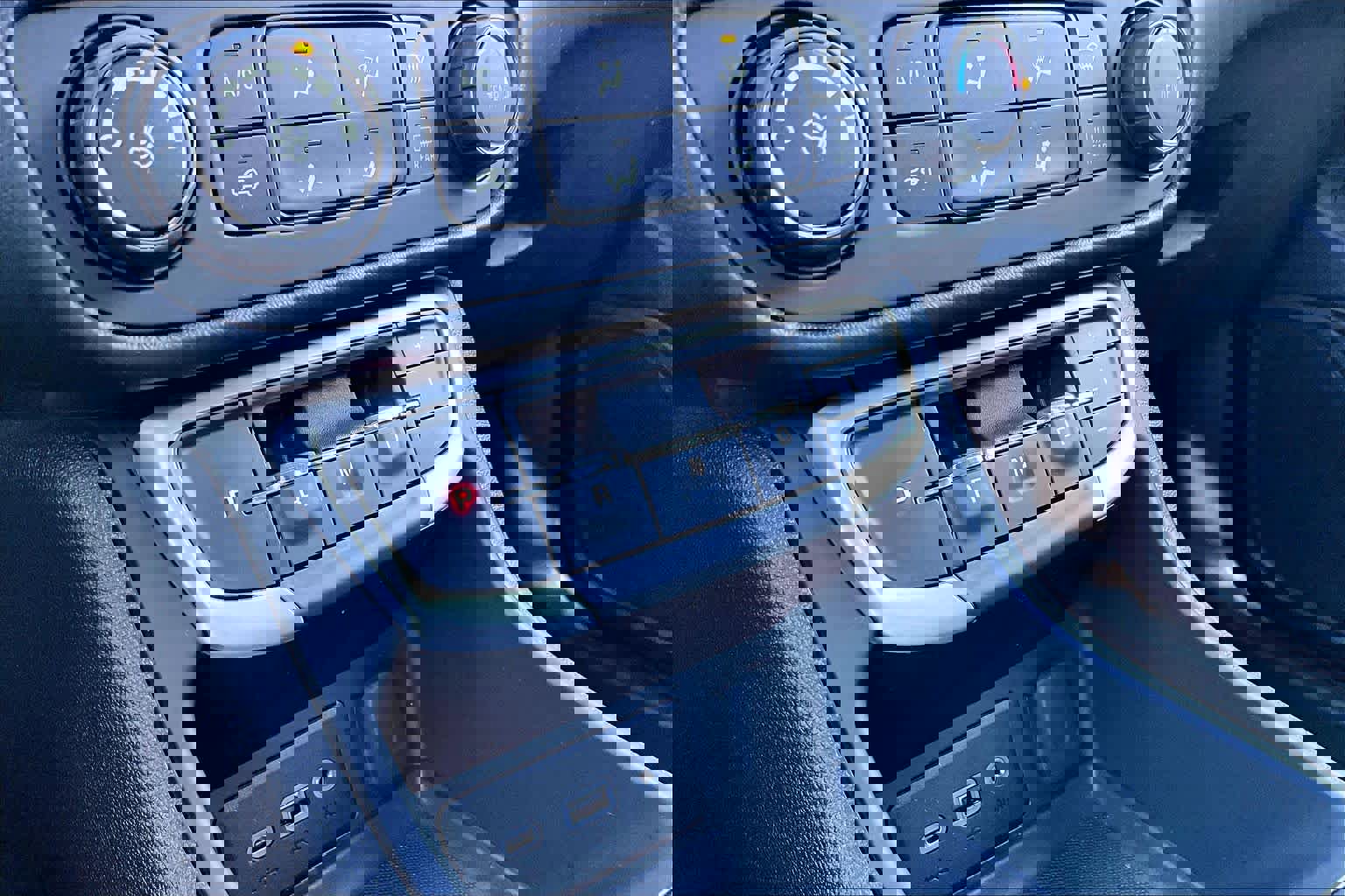 Used 2022 GMC Terrain SLE image 35