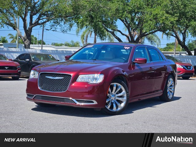 Used 2017 Chrysler 300 Limited image 1