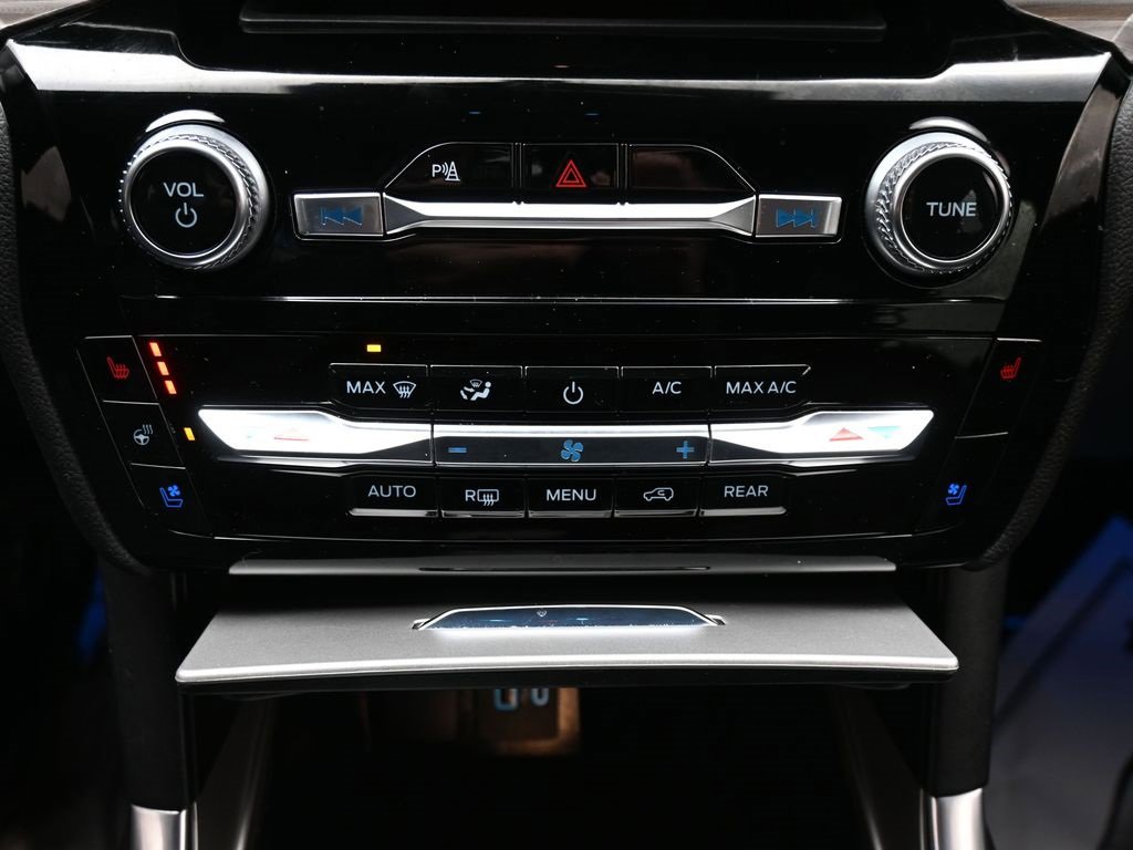 Used 2023 Ford Explorer Limited w/ Equipment Group 301A image 24