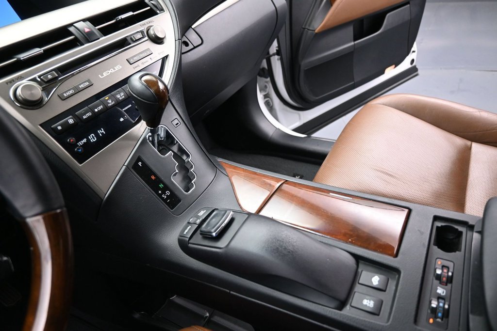 Used 2015 Lexus RX 450h AWD image 18