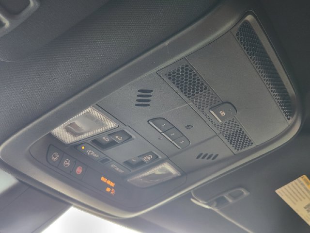 Used 2020 Cadillac XT5 Premium Luxury FWD image 28