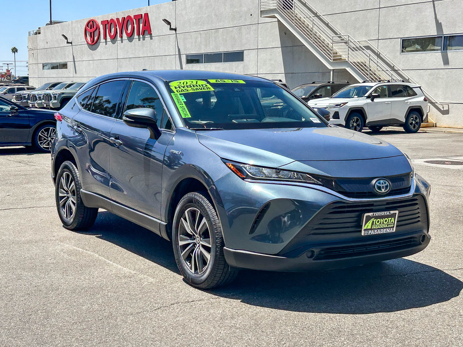 Used 2021 Toyota Venza LE w/ Carpet Mat Package (TMS) AWD/4WD image 3