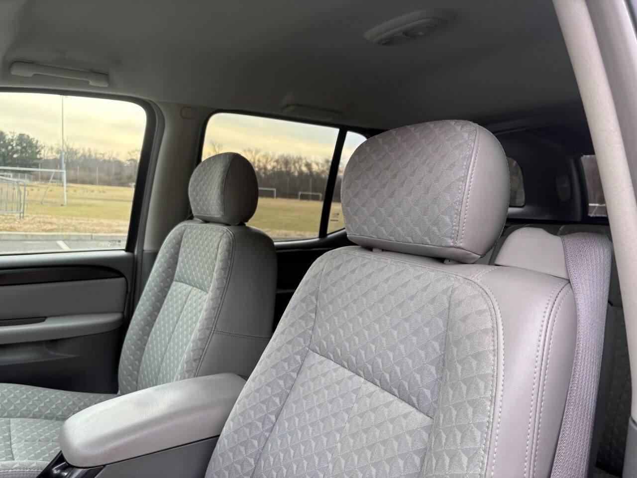Used 2005 GMC Envoy XUV SLE AWD/4WD image 23