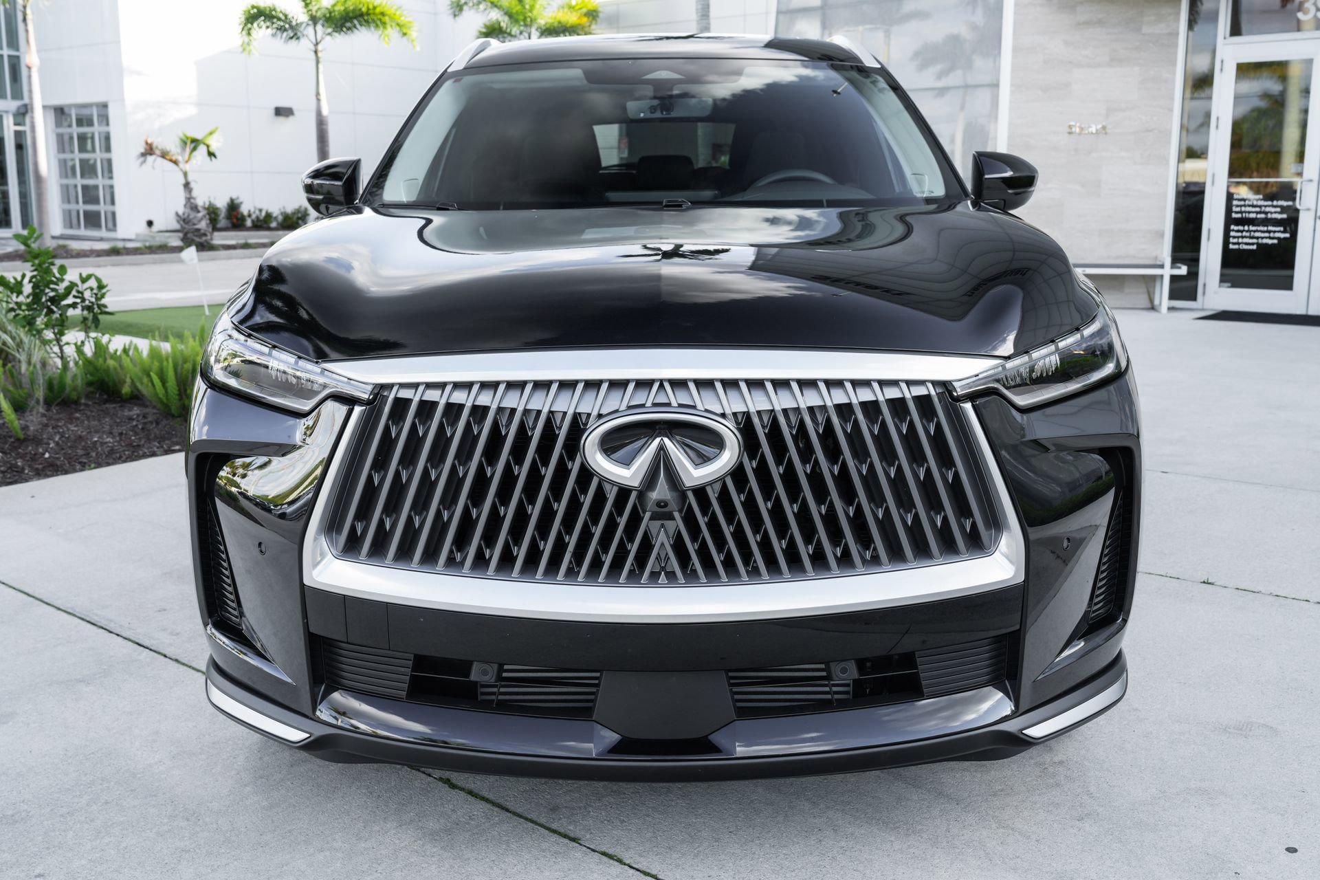 Certified 2026 INFINITI QX60 Luxe w/ Cargo Package FWD image 5