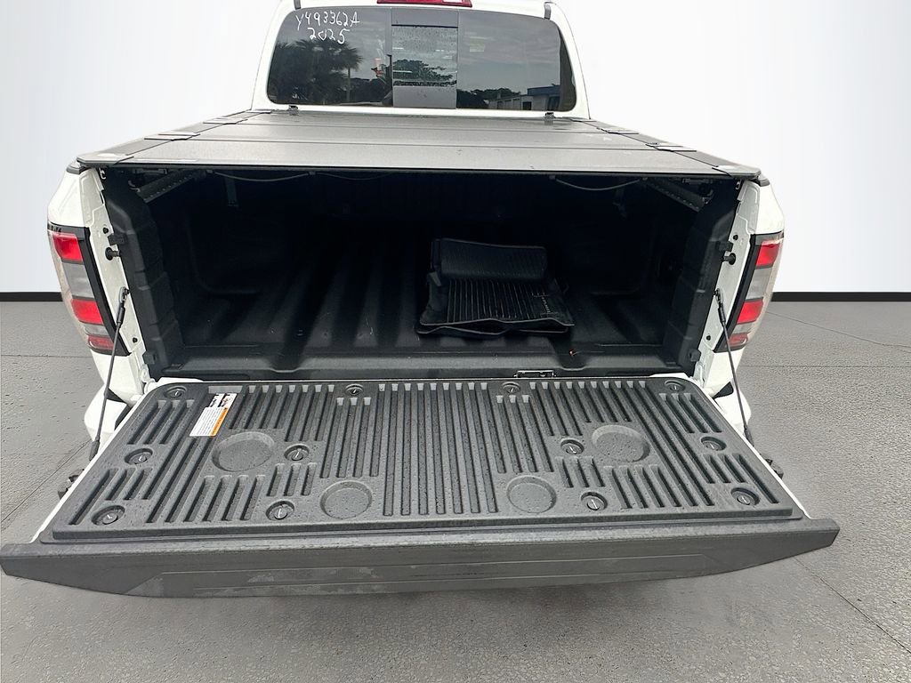Used 2025 Nissan Frontier SV w/ SV Convenience Package RWD image 25