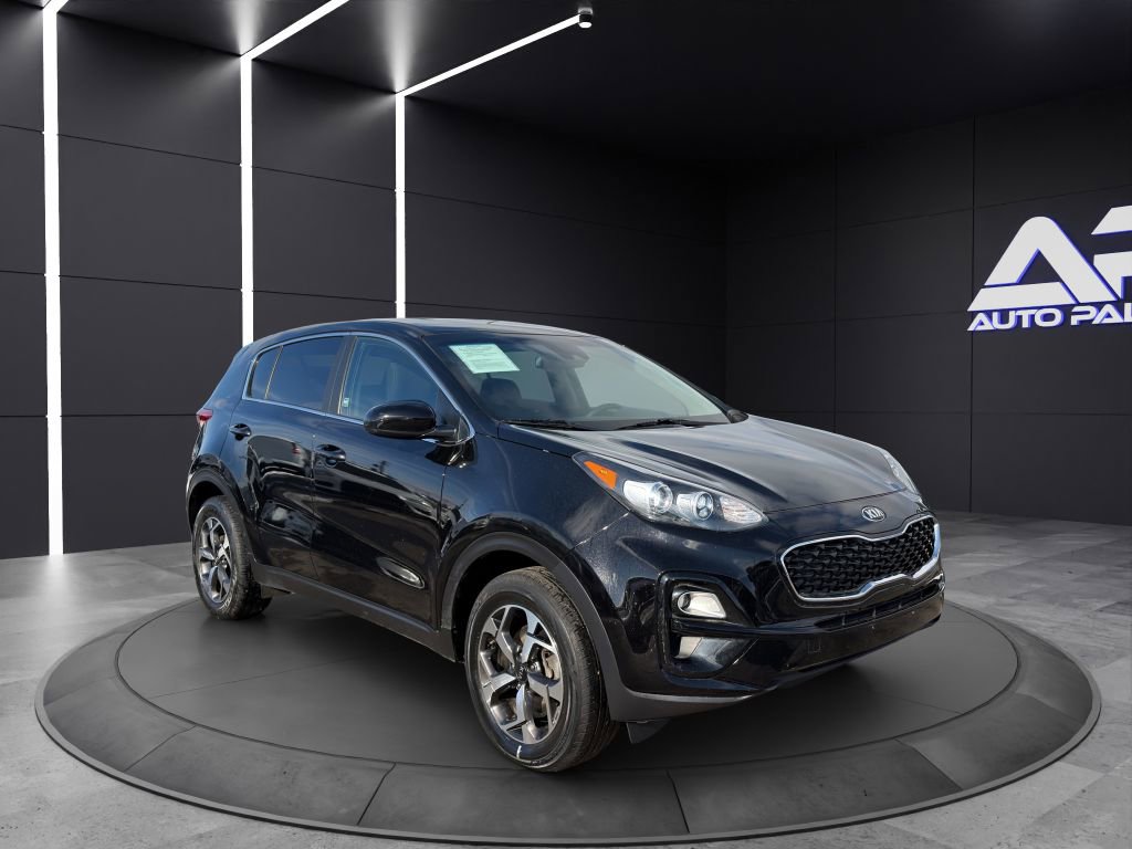 Used 2022 Kia Sportage LX image 3