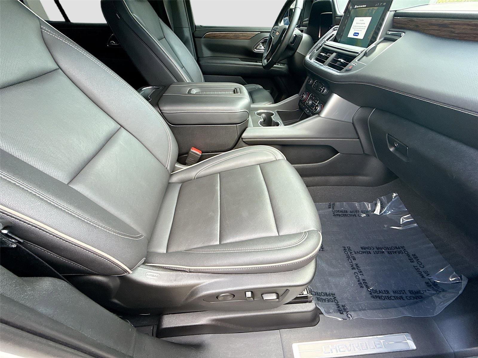 Used 2023 Chevrolet Tahoe Premier w/ Premium Package AWD/4WD image 28