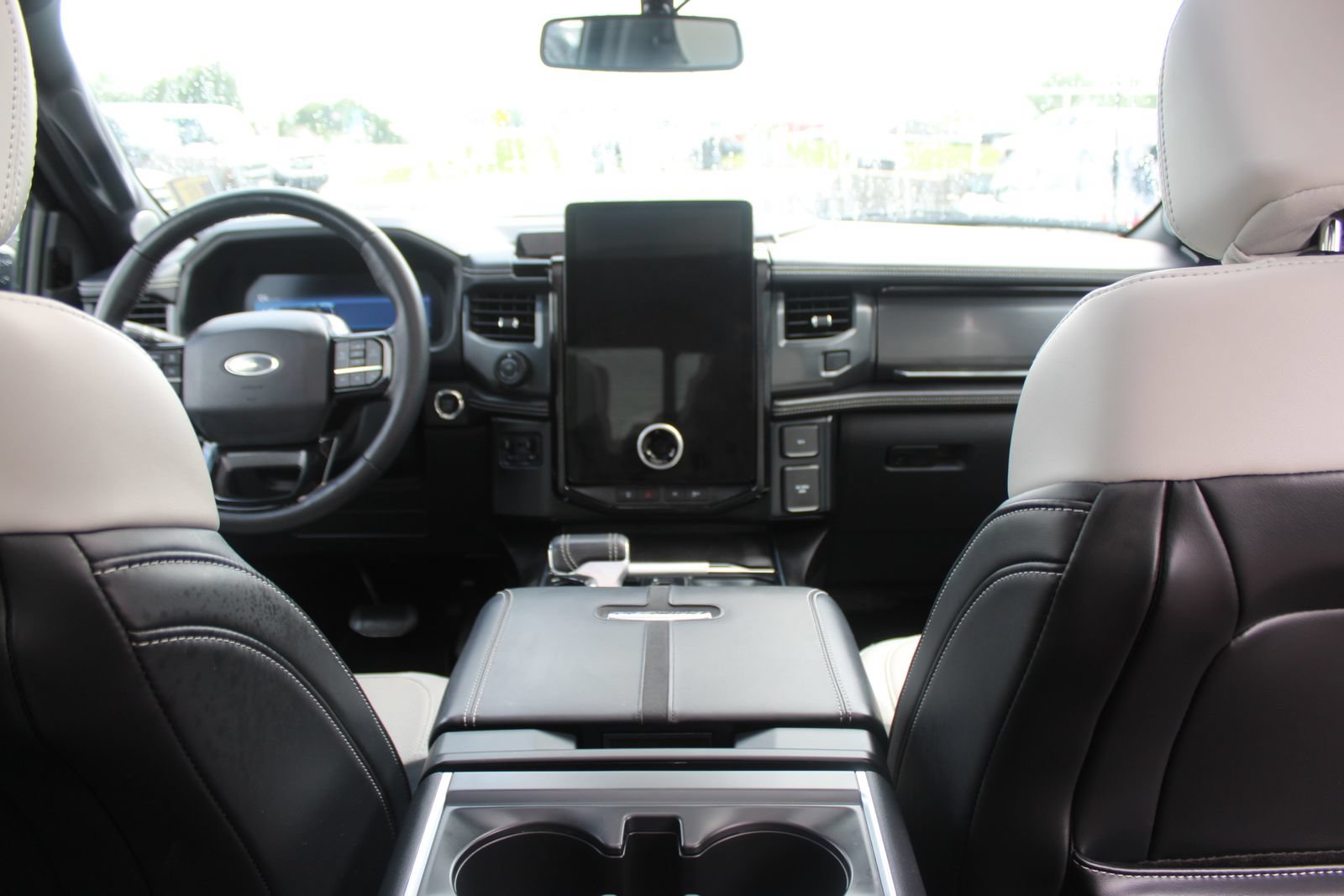 Used 2023 Ford F150 Lightning Platinum AWD/4WD image 16