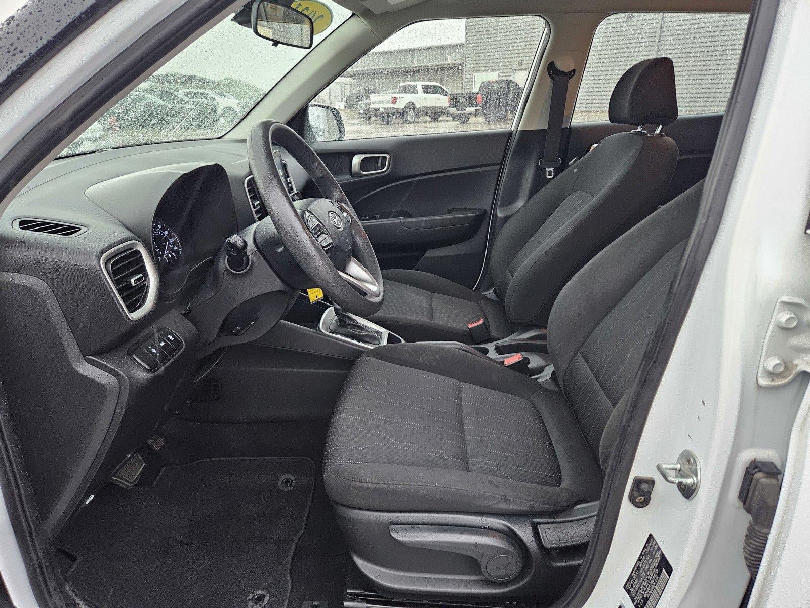 Used 2021 Hyundai Venue SE FWD image 13