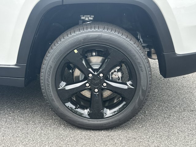 New 2026 Jeep Grand Cherokee Limited w/ Limited Altitude Package AWD/4WD image 18