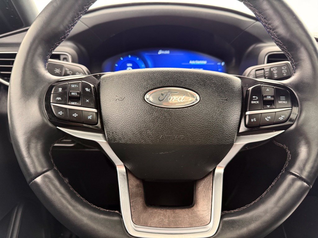 Used 2022 Ford Explorer Platinum w/ Equipment Group 601A AWD/4WD image 48