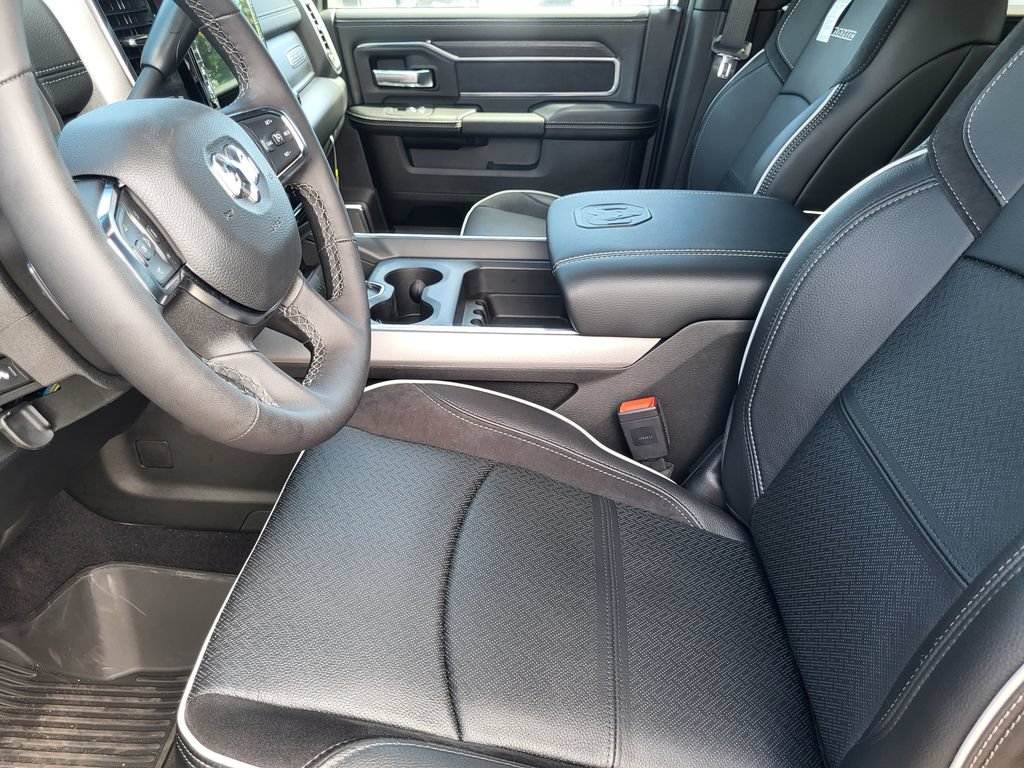 New 2026 RAM 2500 Laramie AWD/4WD image 12