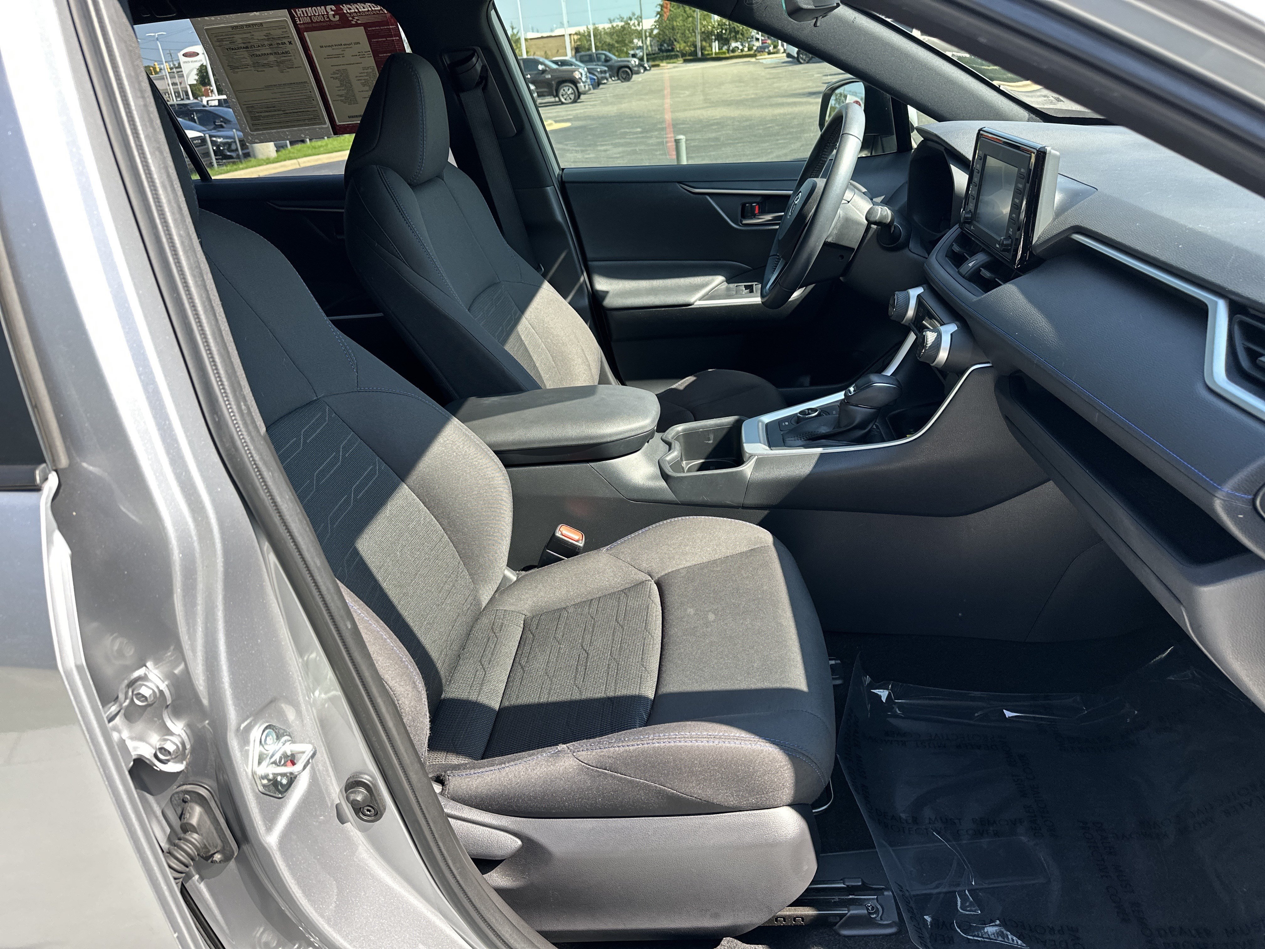 Used 2022 Toyota RAV4 SE AWD/4WD image 33