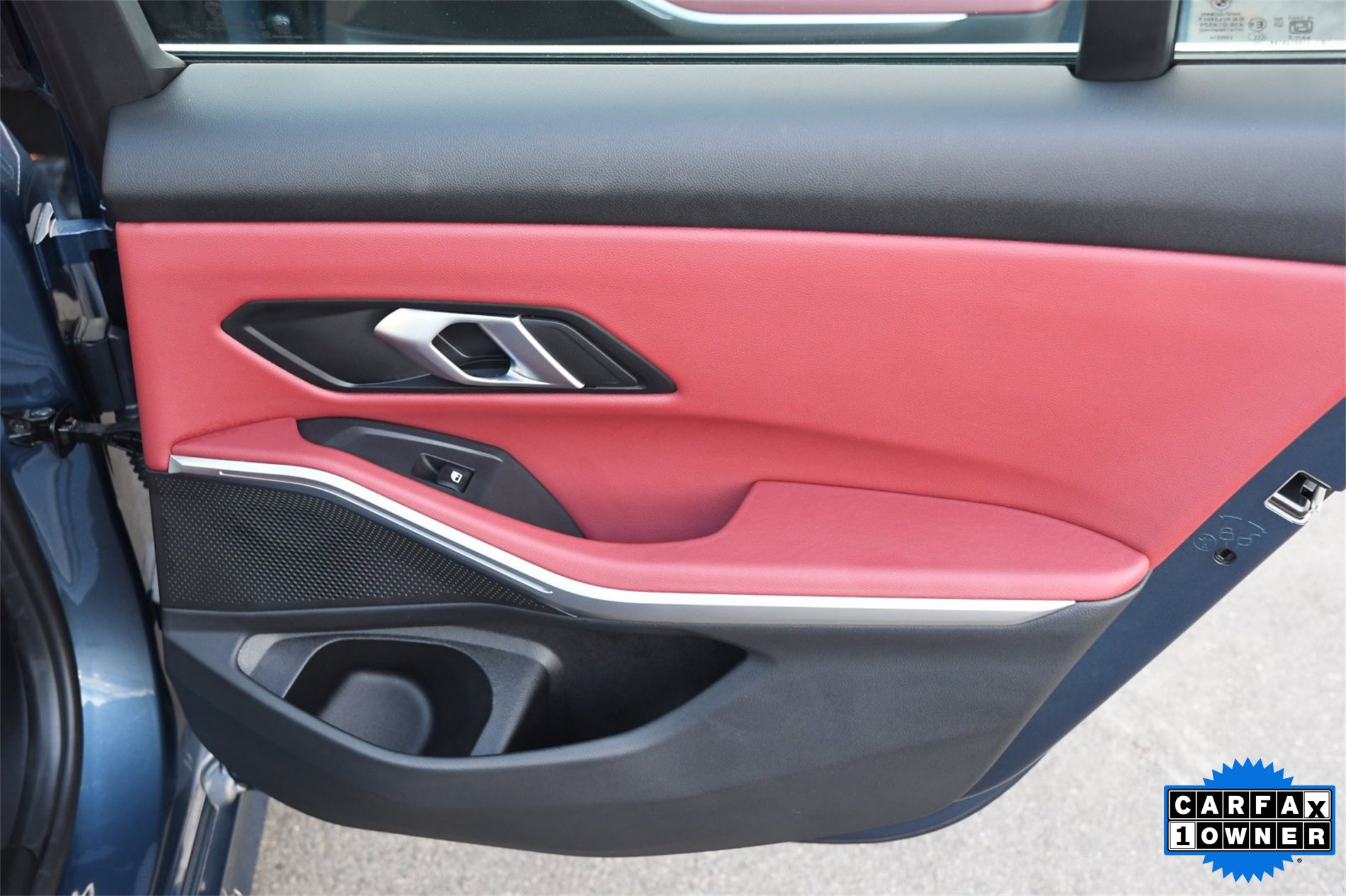 Used 2025 BMW 330i Sedan w/ Convenience Package image 21