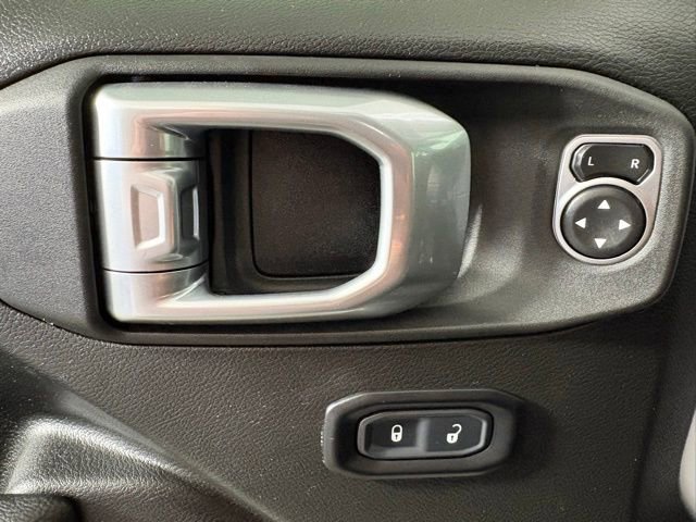 Used 2024 Jeep Gladiator Rubicon w/ Convenience Group AWD/4WD image 23