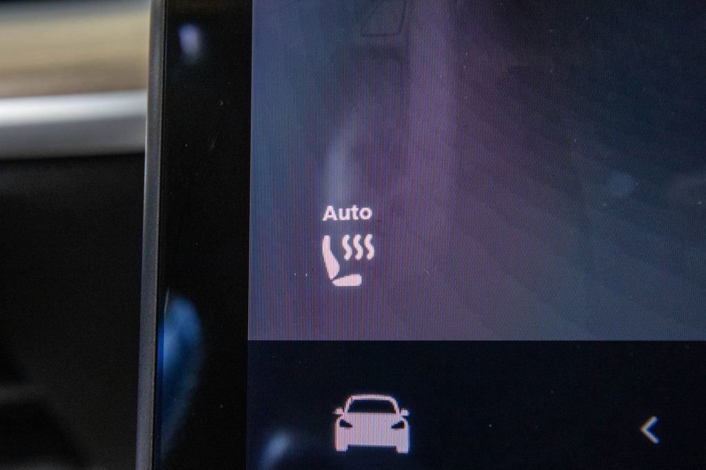 Used 2021 Tesla Model 3 Performance image 22