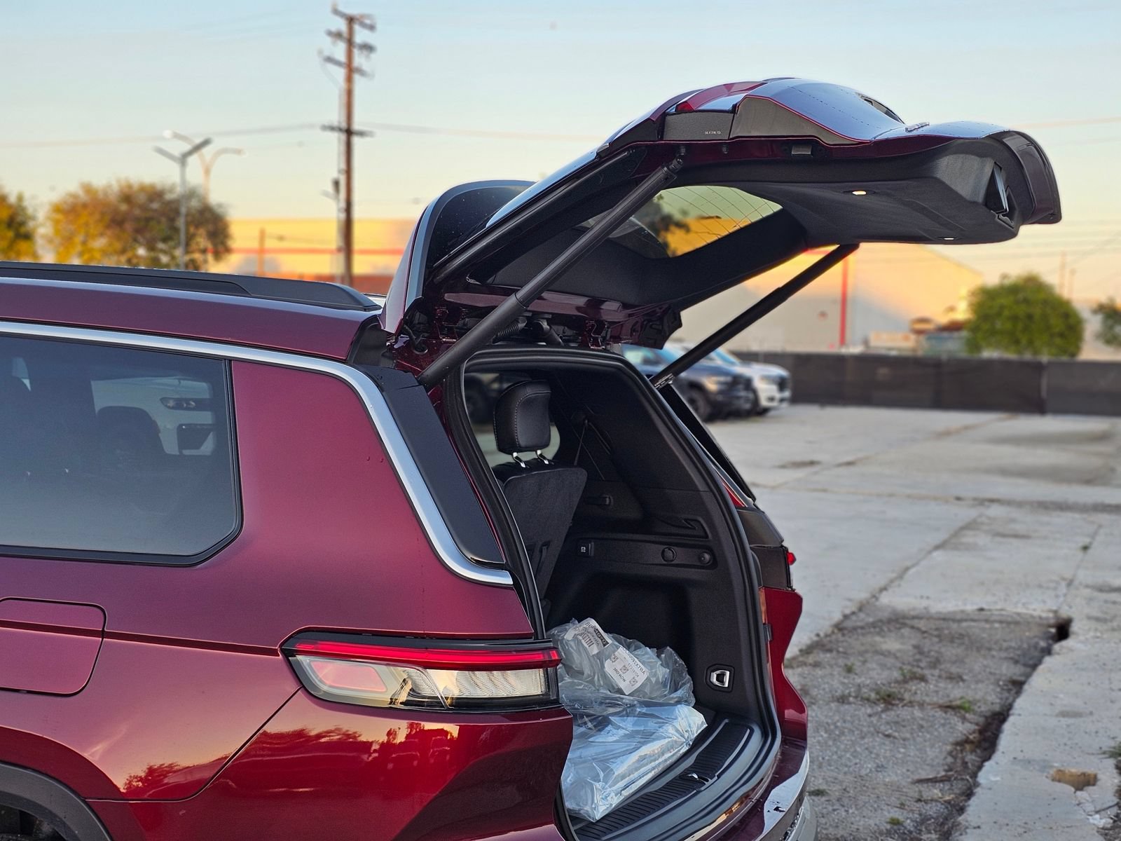 New 2026 Jeep Grand Cherokee L Limited AWD/4WD image 7