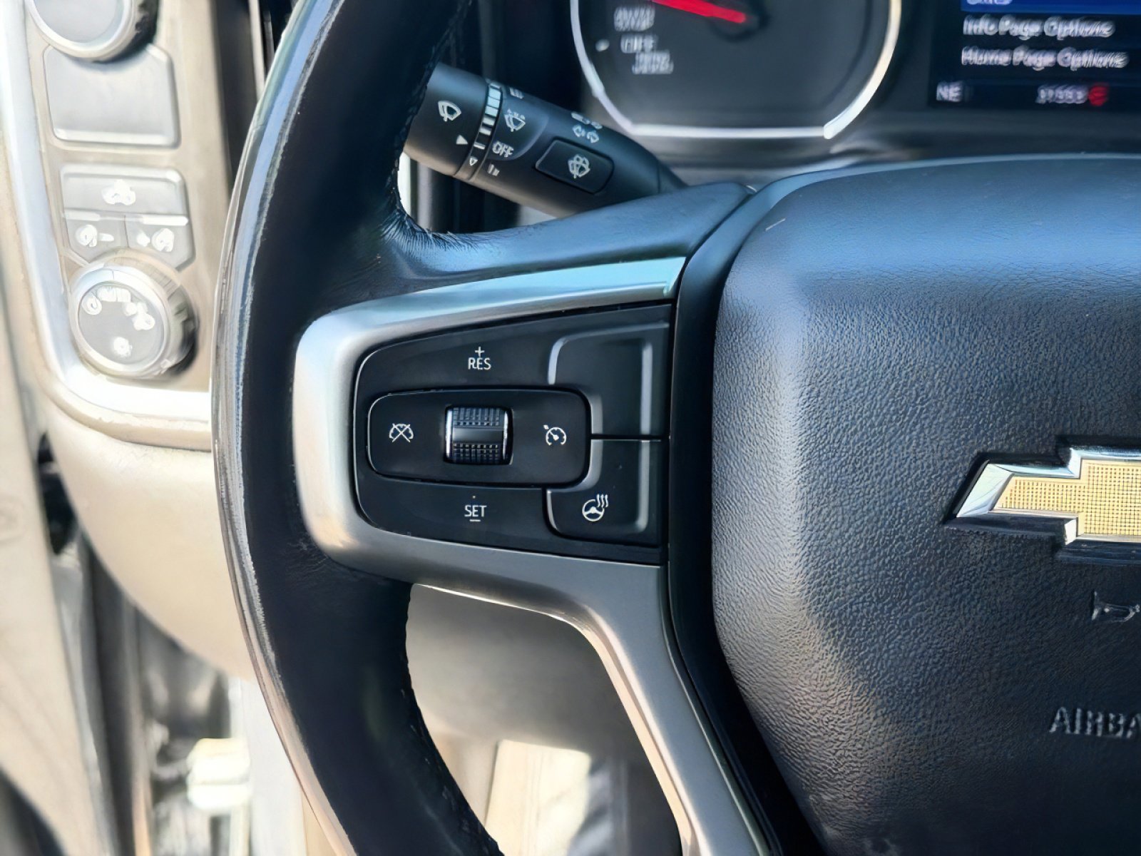 Used 2021 Chevrolet Silverado 1500 LT RWD image 20