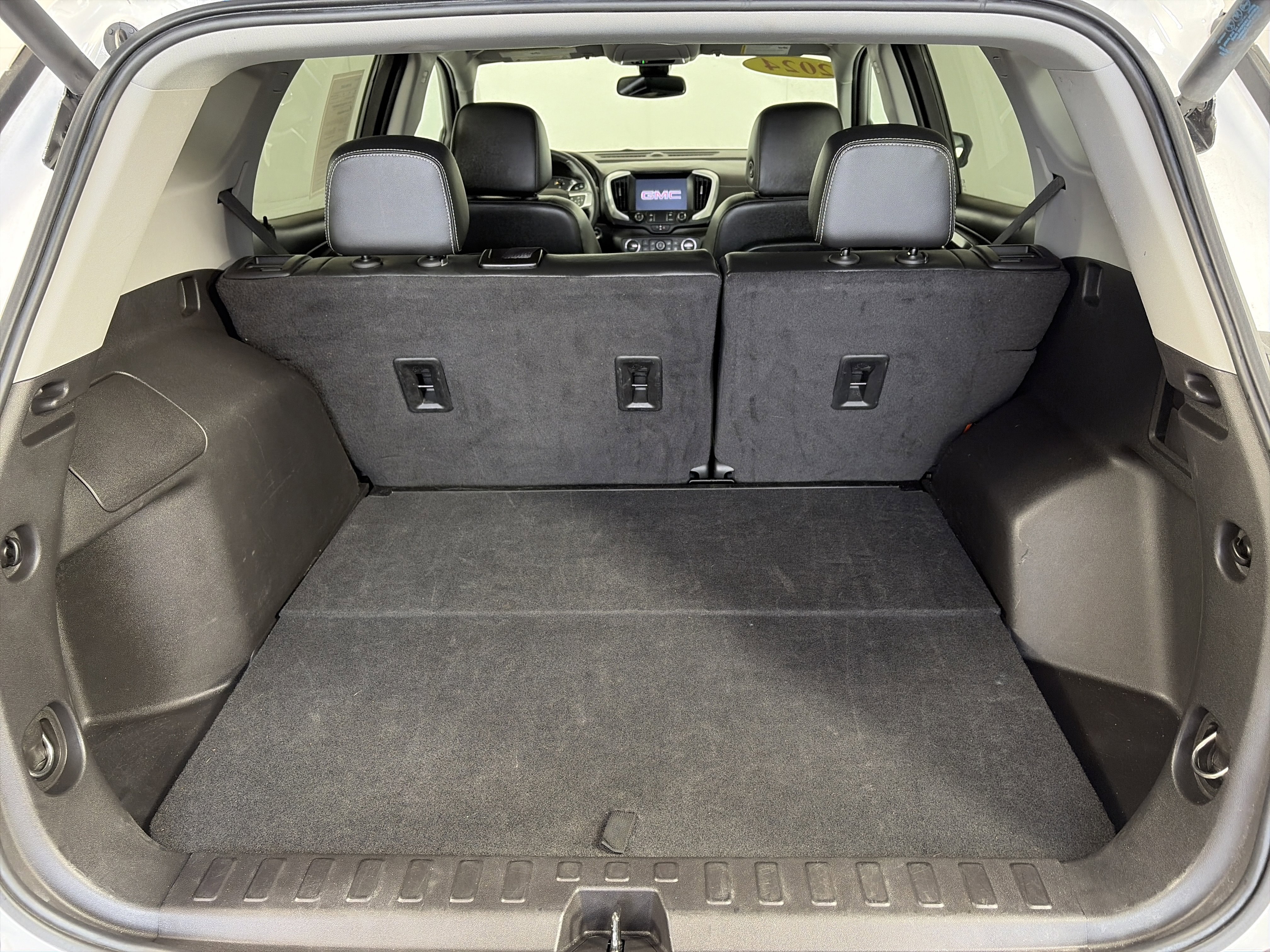 Certified 2024 GMC Terrain SLT image 14