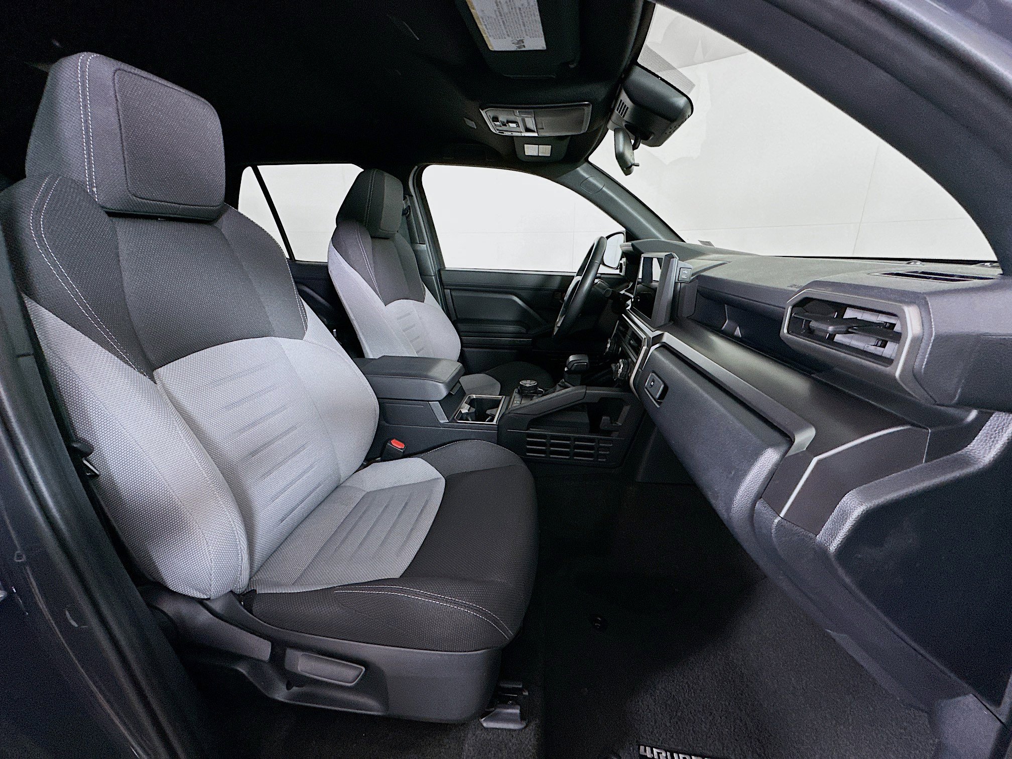 Used 2025 Toyota 4Runner TRD Off-Road image 29