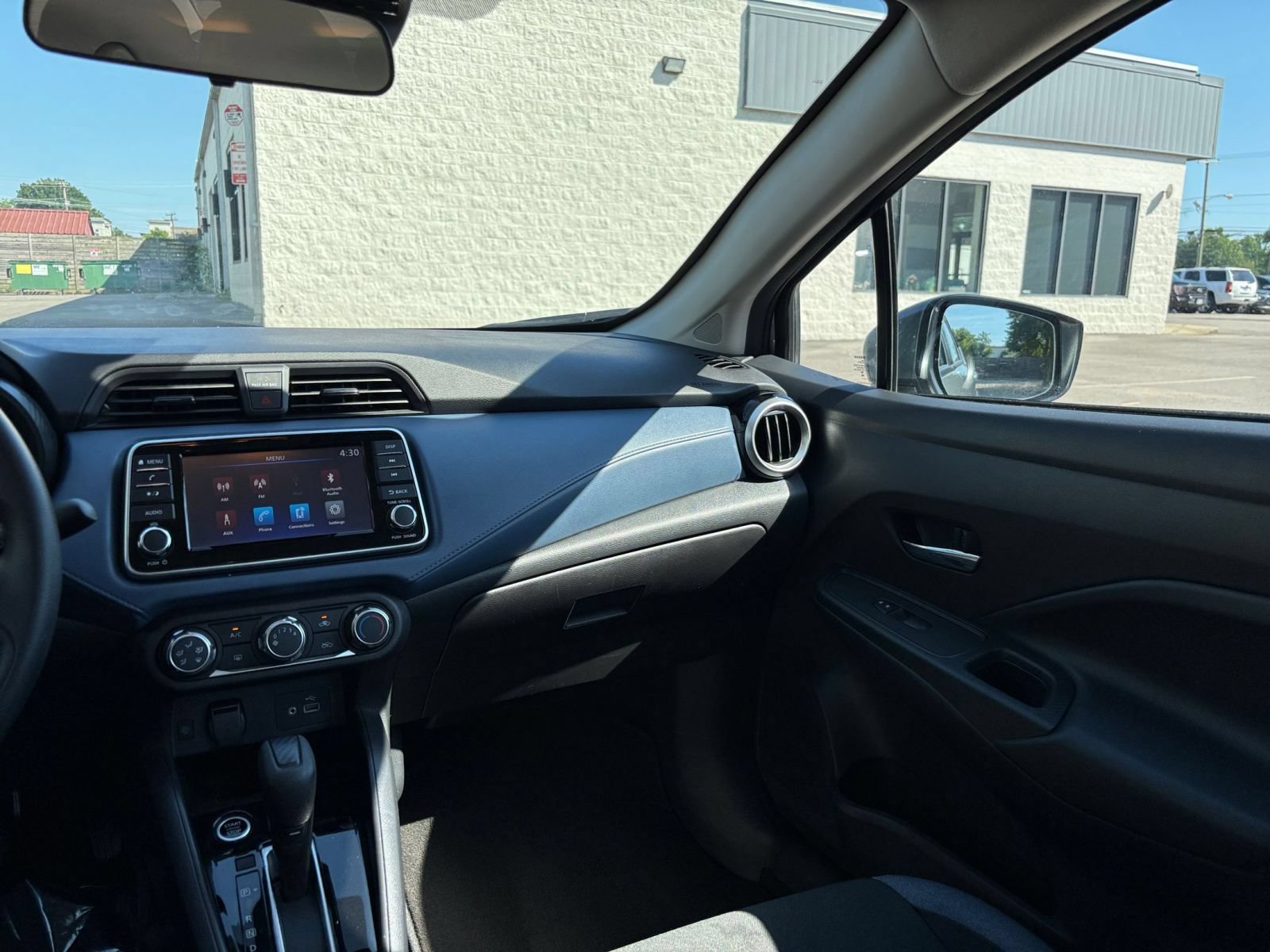 Used 2025 Nissan Versa SV FWD image 34