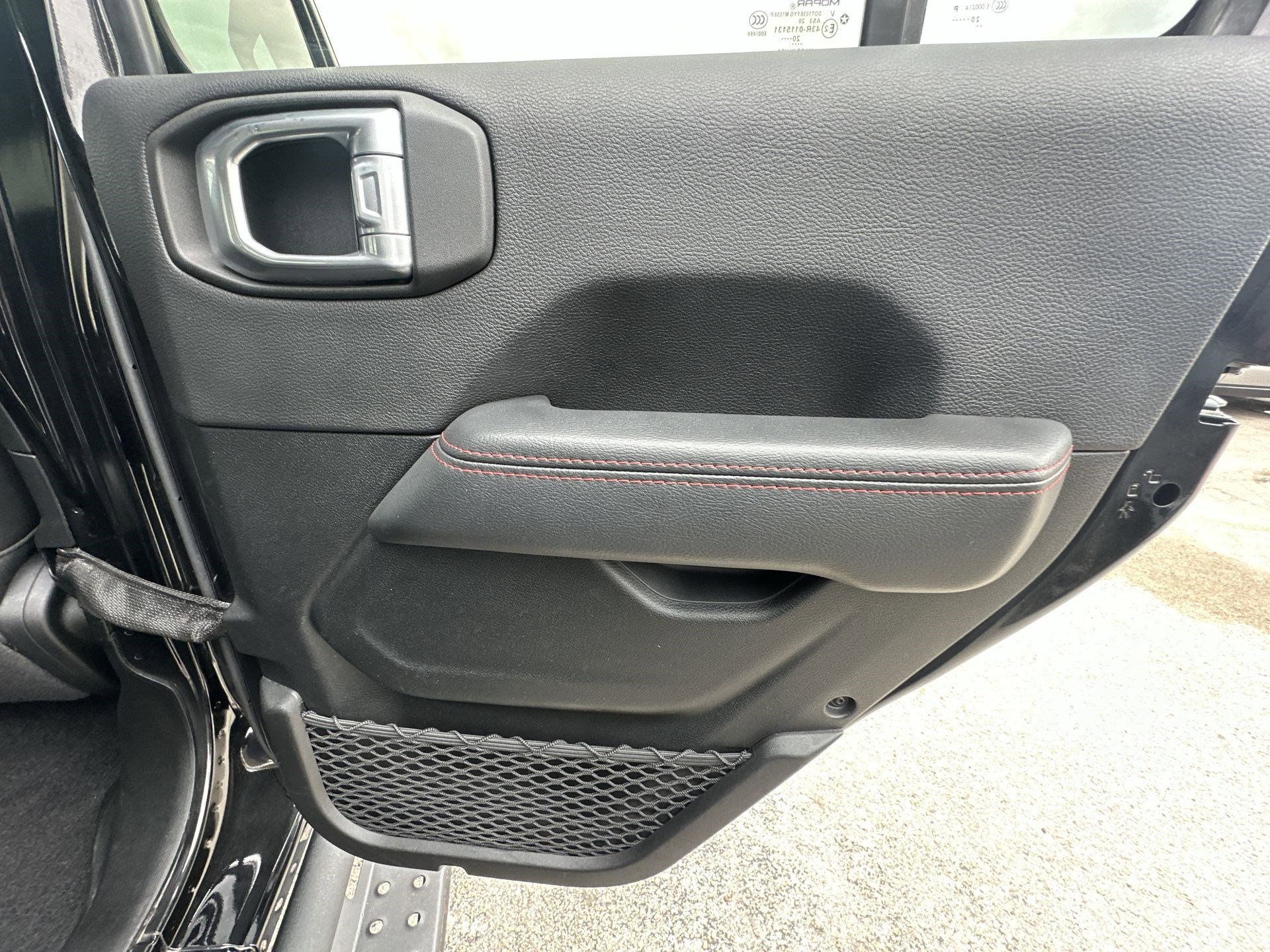 Used 2021 Jeep Wrangler Unlimited Rubicon image 32