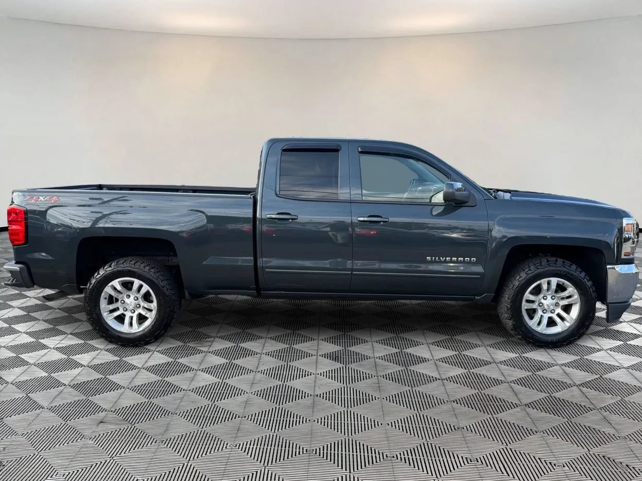 Used 2018 Chevrolet Silverado 1500 LT w/ All Star Edition AWD/4WD image 8