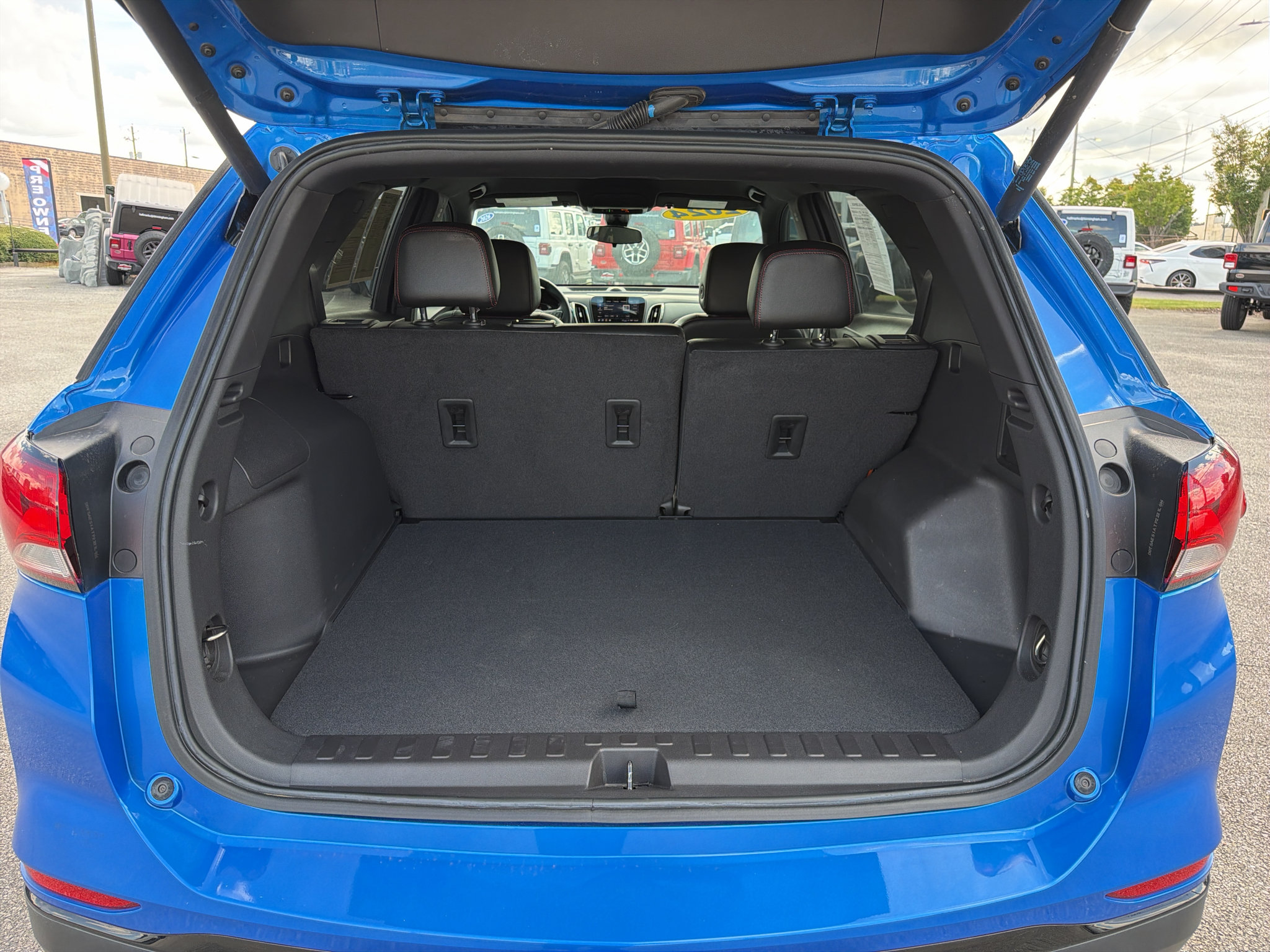 Used 2024 Chevrolet Equinox RS w/ RS Leather Package FWD image 8