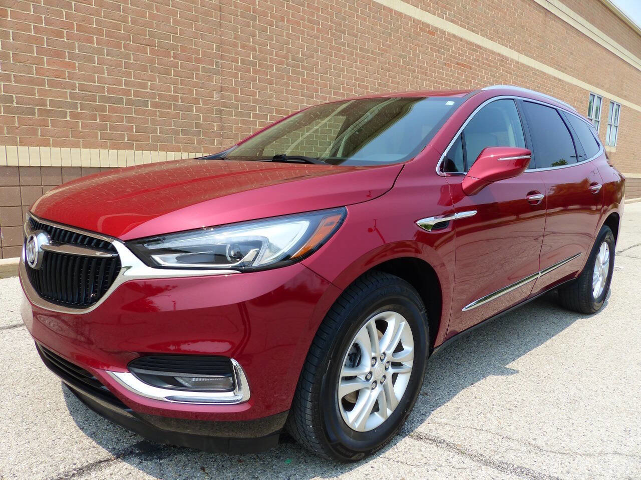 Used 2021 Buick Enclave Essence w/ Sound and Sites Package AWD/4WD image 5
