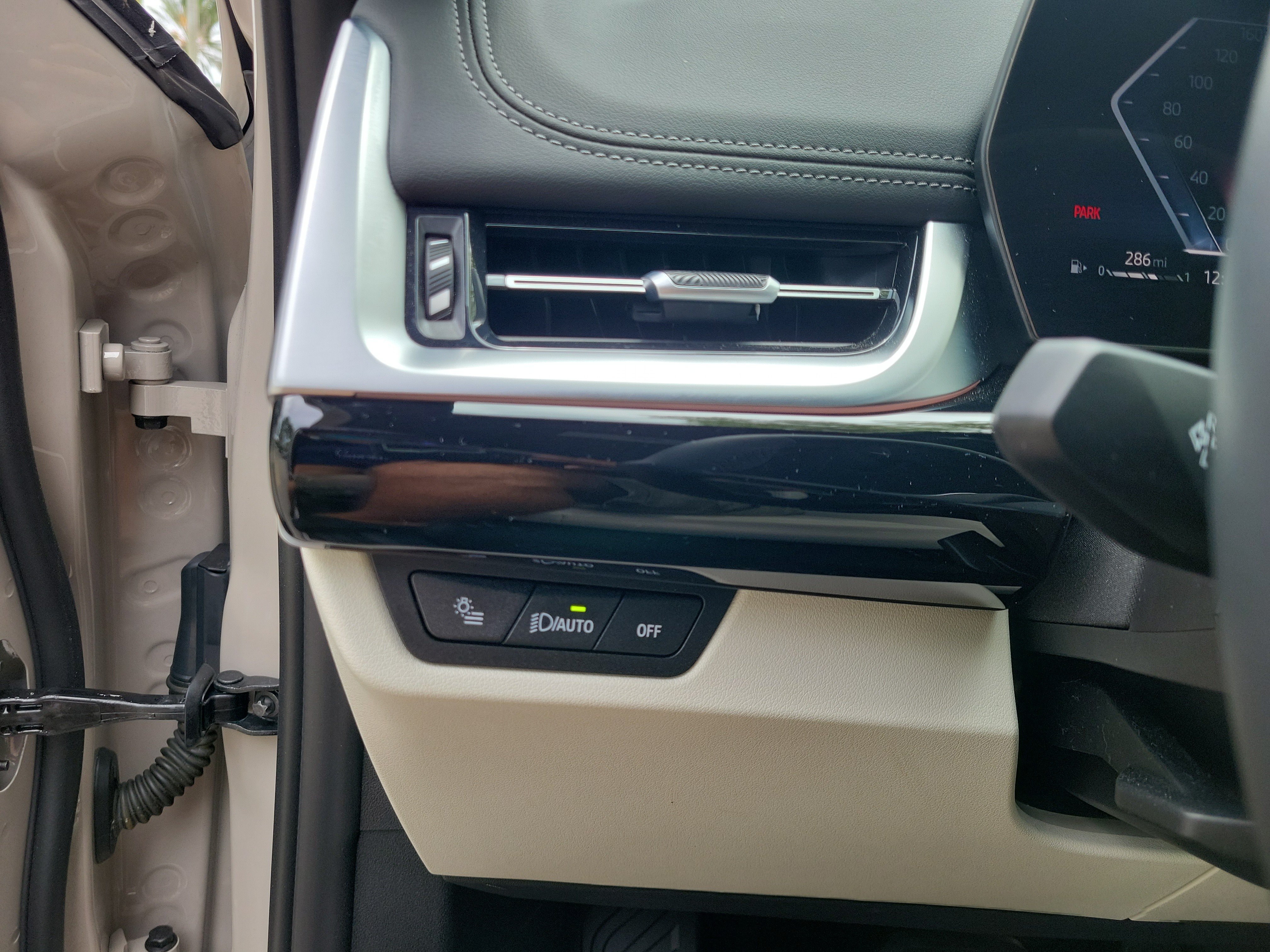 Used 2026 BMW X1 xDrive28i AWD/4WD image 16