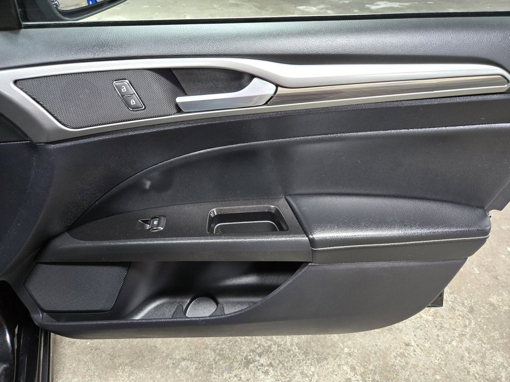 Used 2019 Ford Fusion SEL image 50