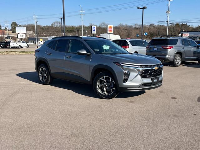 New 2026 Chevrolet Trax LT w/ Driver Confidence Package image 2