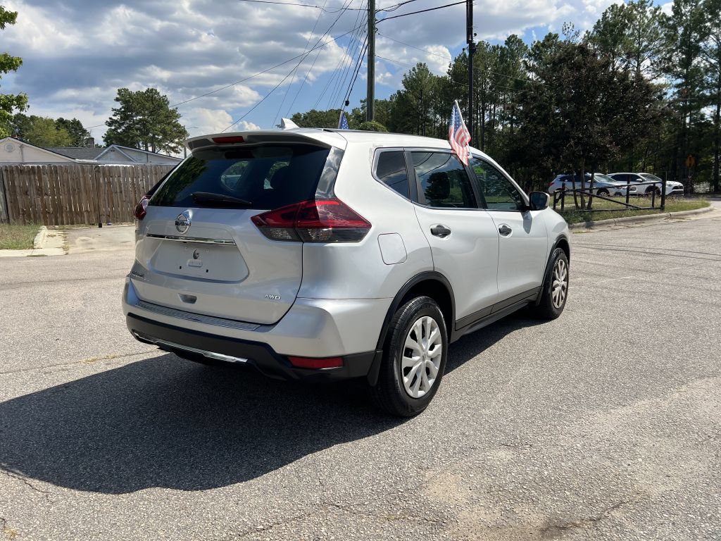 Used 2018 Nissan Rogue S AWD/4WD image 5
