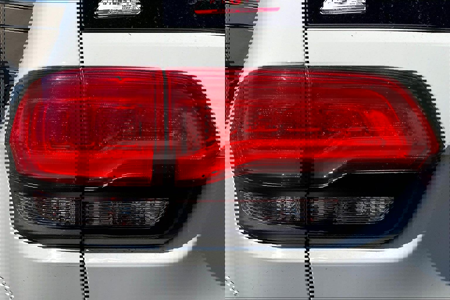 Used 2015 Jeep Grand Cherokee Altitude image 23