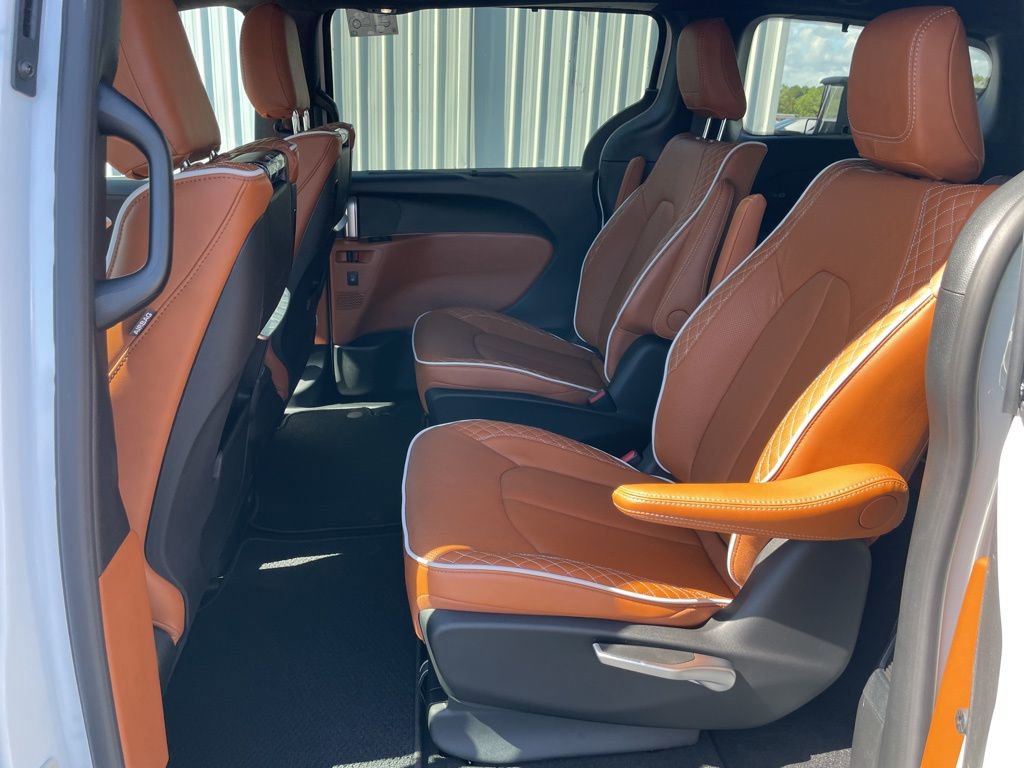 New 2026 Chrysler Pacifica Pinnacle image 20
