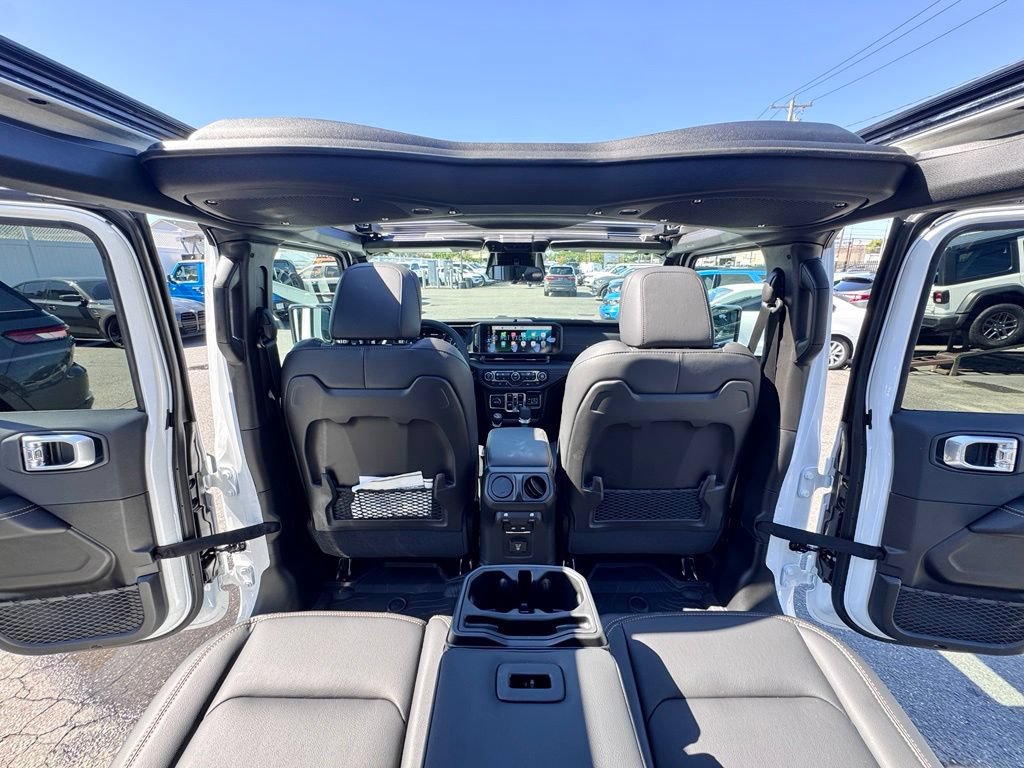 New 2026 Jeep Wrangler Unlimited Sahara AWD/4WD image 24