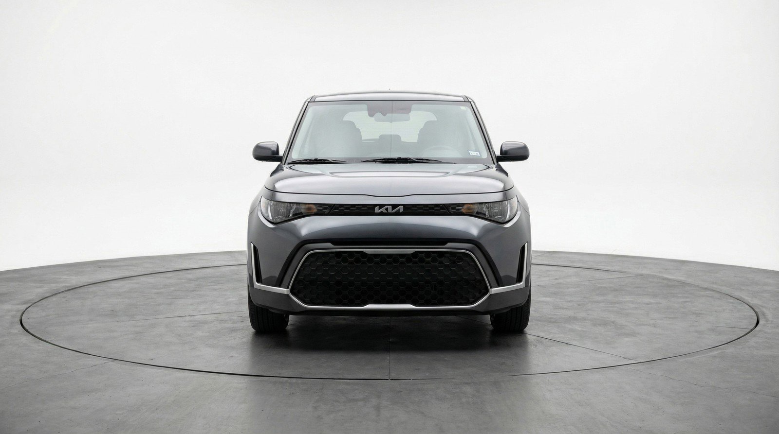 Used 2025 Kia Soul LX w/ LX Technology Package FWD image 2