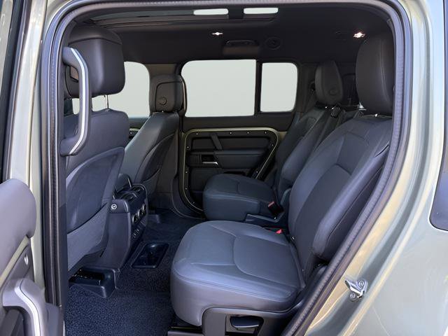 Certified 2025 Land Rover Defender 130 X-Dynamic SE AWD/4WD image 29