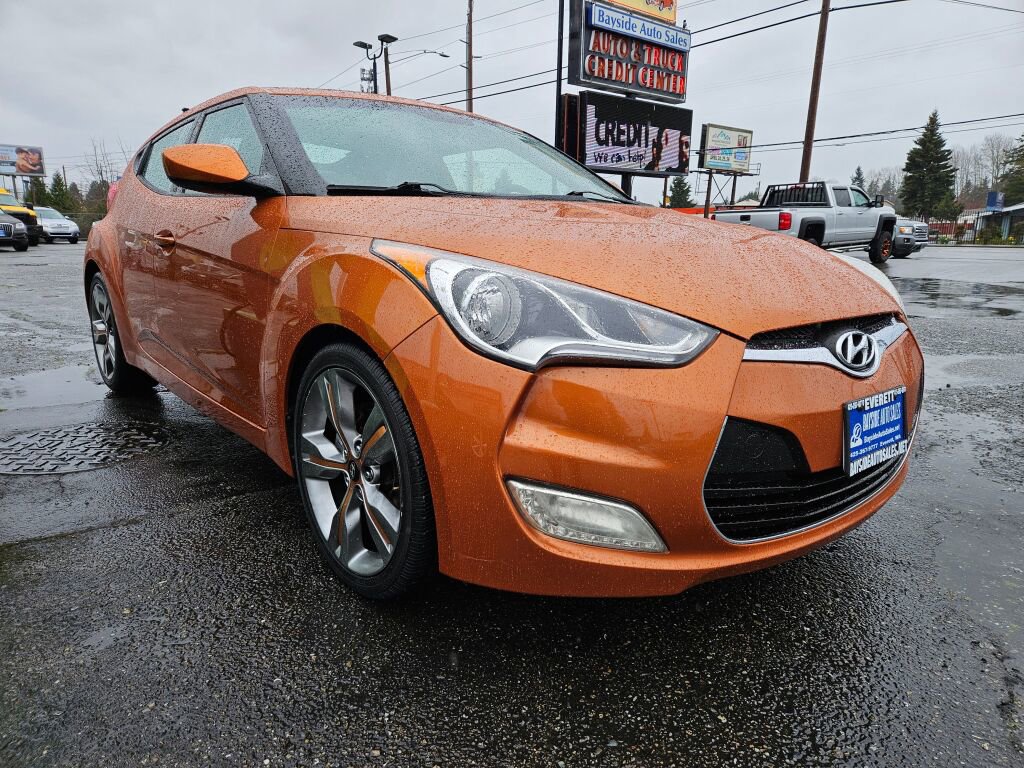 Used 2012 Hyundai Veloster w/ Style Pkg image 6