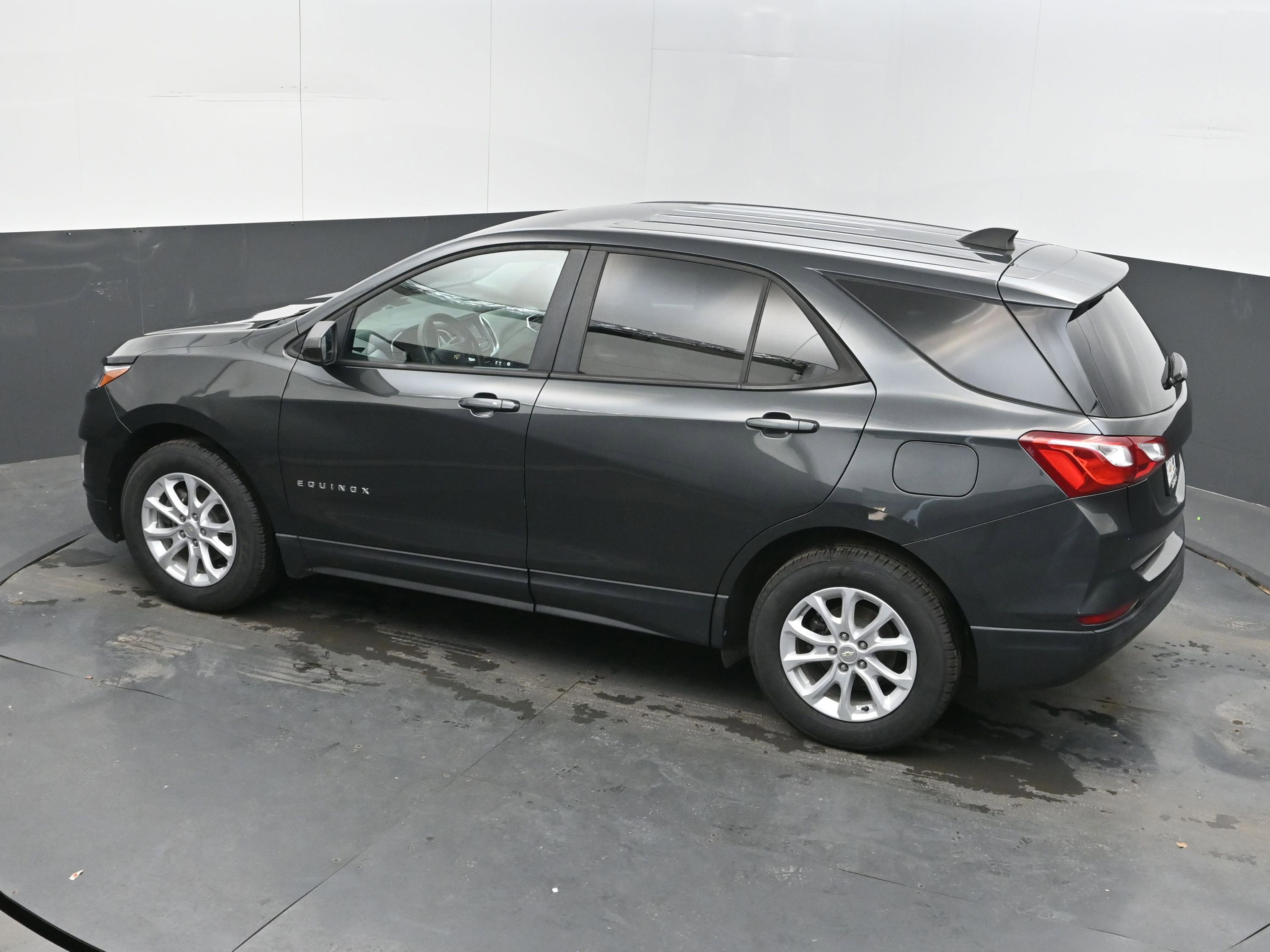 Used 2020 Chevrolet Equinox LS w/ LS Convenience Package image 34