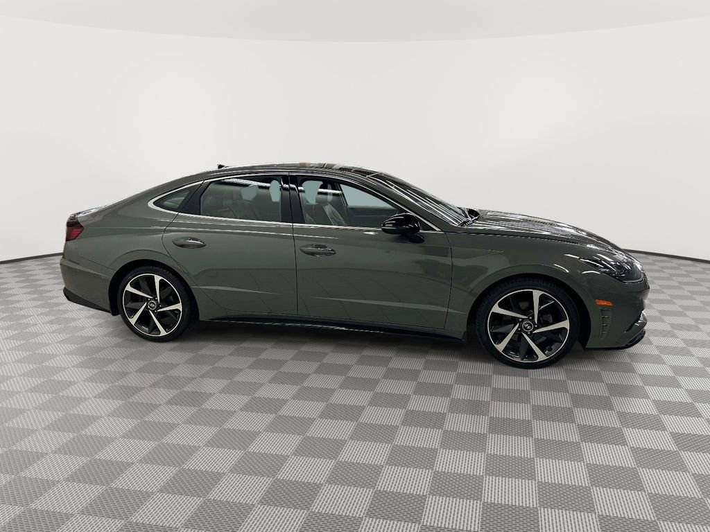 Used 2023 Hyundai Sonata SEL Plus FWD image 2