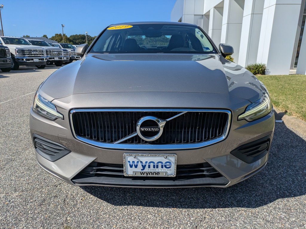 Used 2019 Volvo S60 T6 Momentum w/ Multimedia Package AWD/4WD image 9