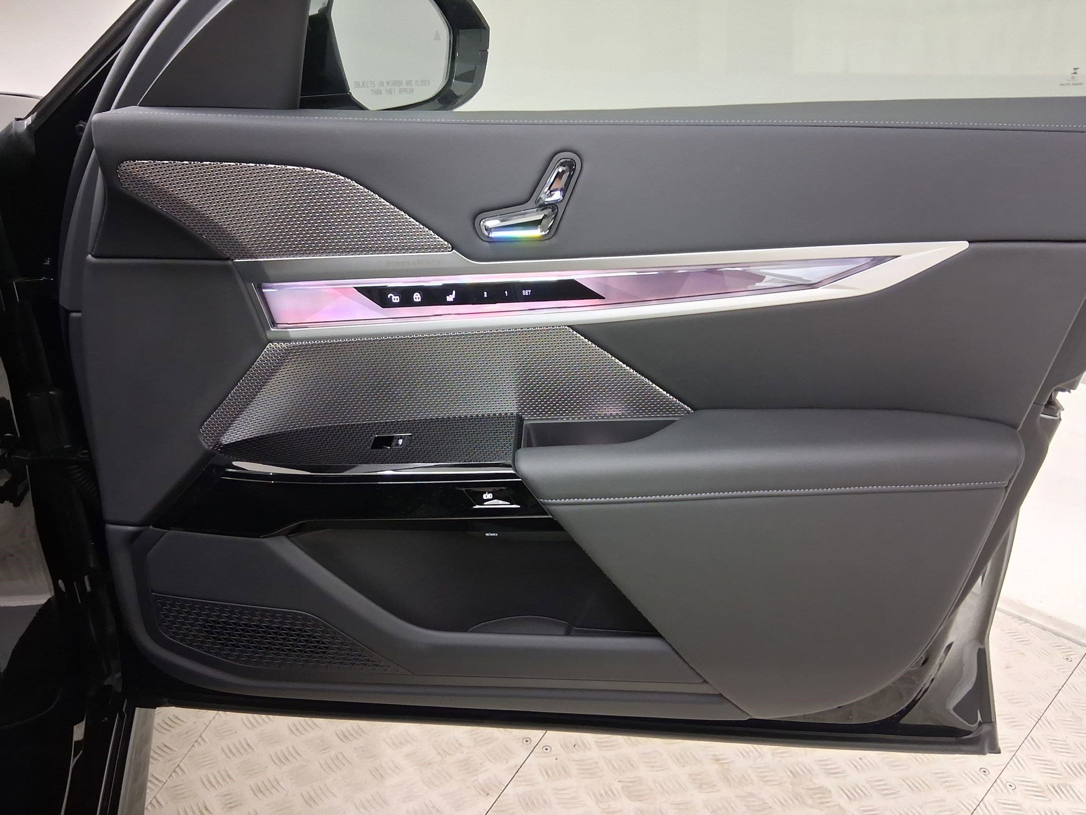 New 2026 BMW 740i w/ Premium Package image 27