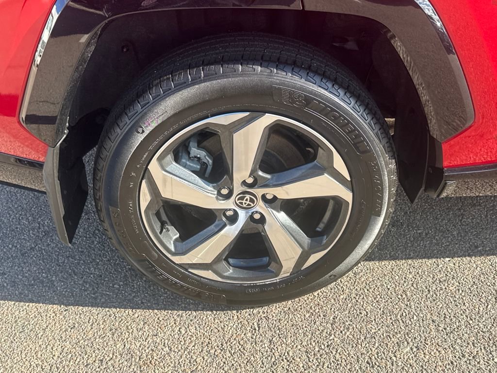 Used 2022 Toyota RAV4 SE image 39