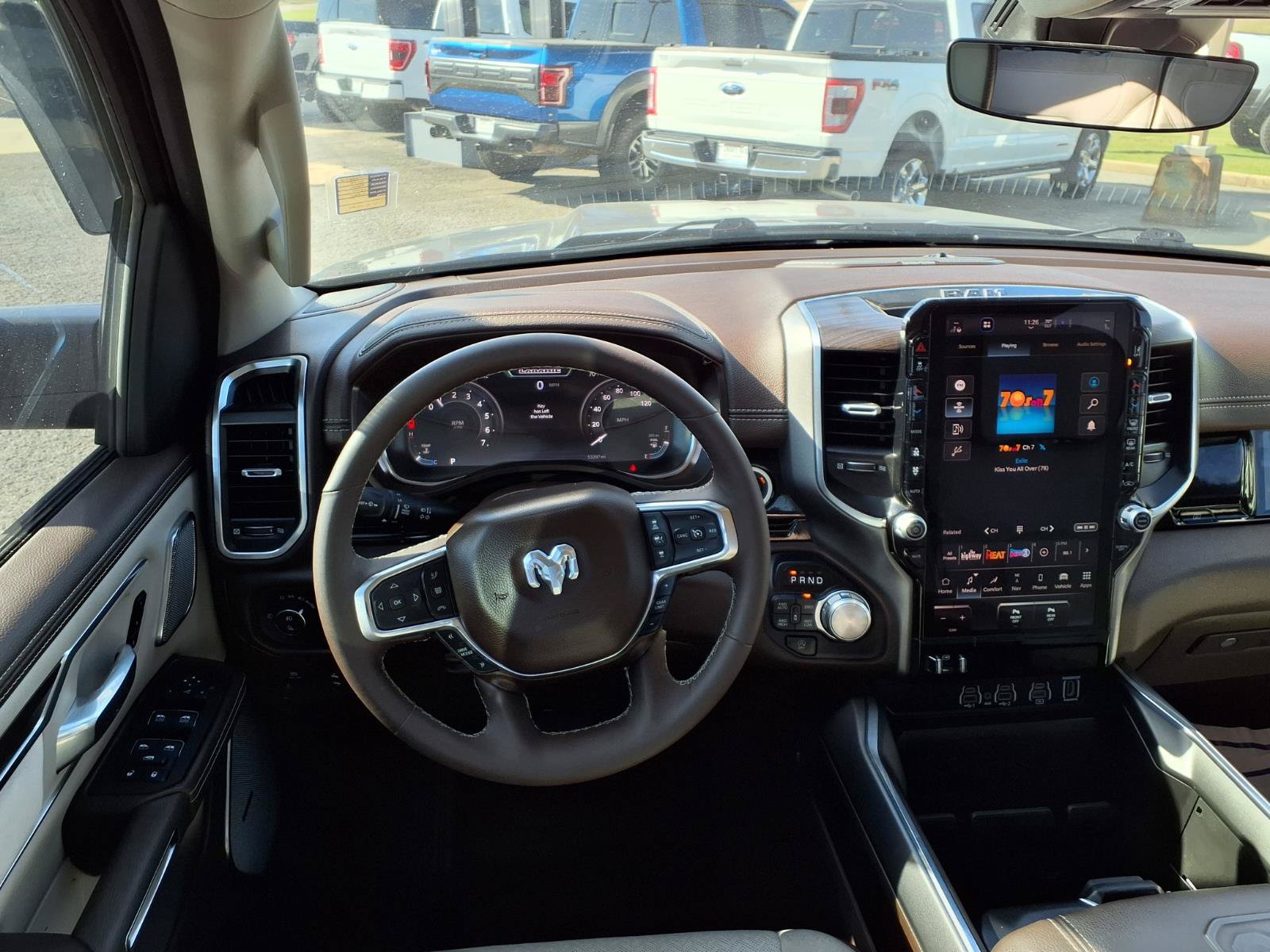 Used 2025 RAM 1500 Laramie AWD/4WD image 3