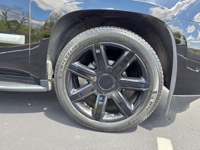 Used 2018 Cadillac Escalade ESV Premium Luxury AWD/4WD image 4