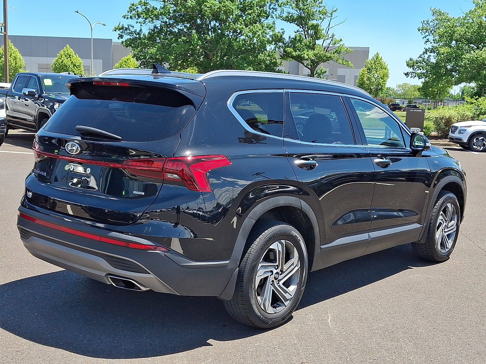 Certified 2023 Hyundai Santa Fe SEL w/ Winter Weather Package AWD/4WD image 6